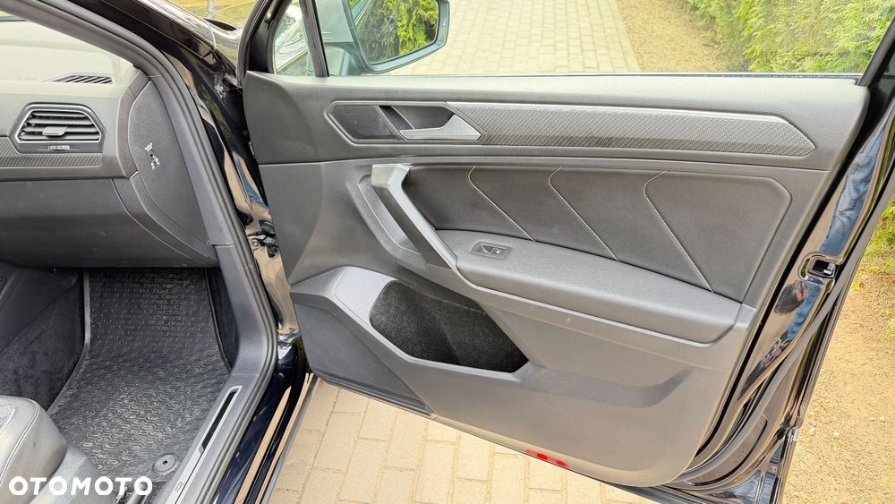 Volkswagen Tiguan 2.0 TDI SCR 4MotION DSG R-Line - 12