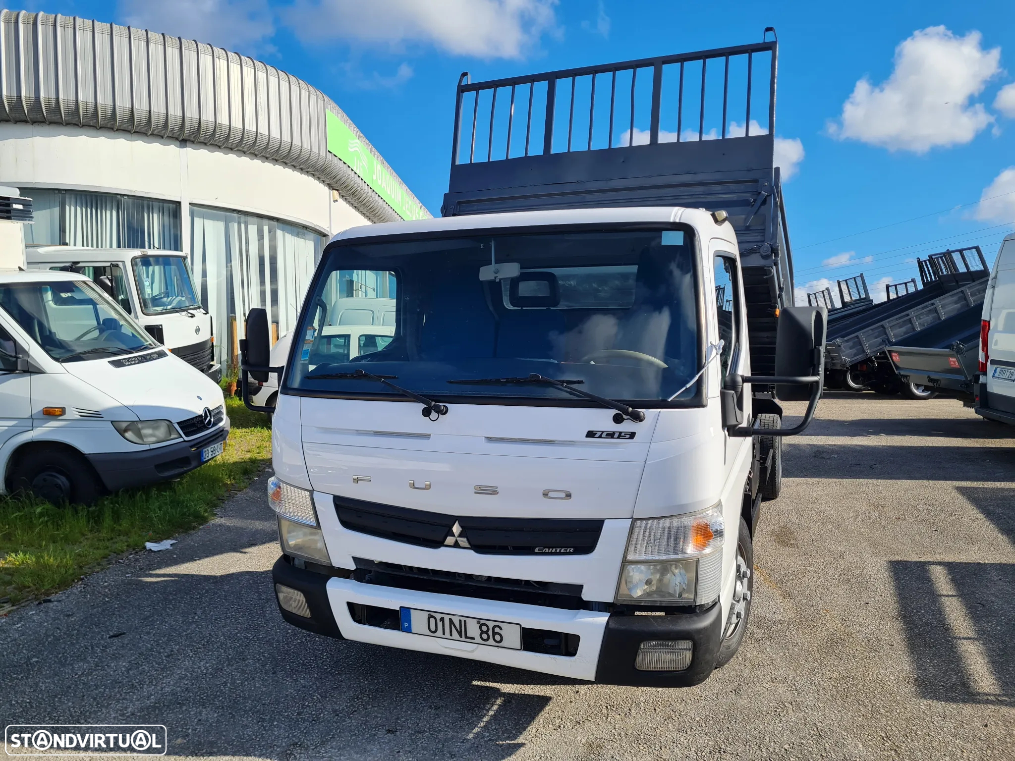 Mitsubishi Canter Fuso 7C15 Tribasculante - 2