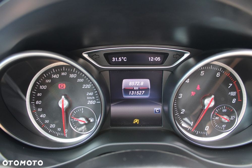 Mercedes-Benz GLA - 33
