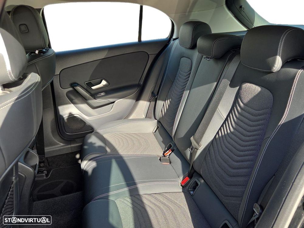 Mercedes-Benz A 200 Standard - 23