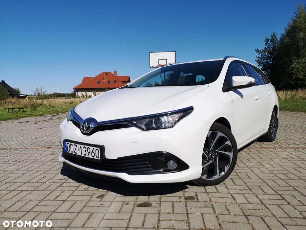 Toyota Auris 1.4 D-4D Premium - 1
