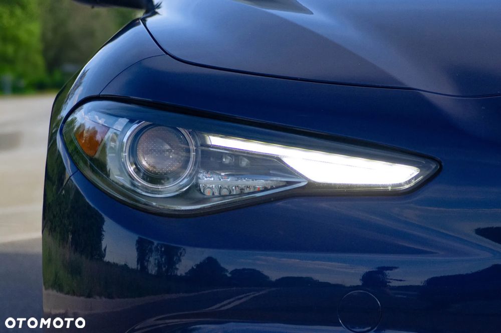 Alfa Romeo Giulia 2.0 Turbo 16V AT8-Q4 Ti - 7