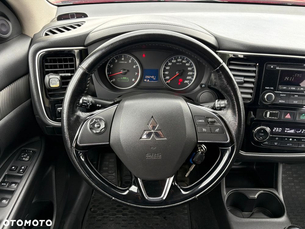 Mitsubishi Outlander 2.0 Invite + 2WD - 8