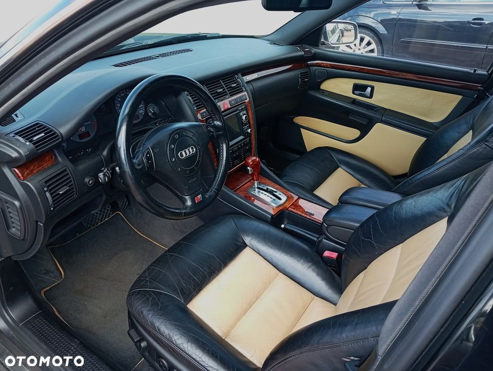 Audi S8 - 24