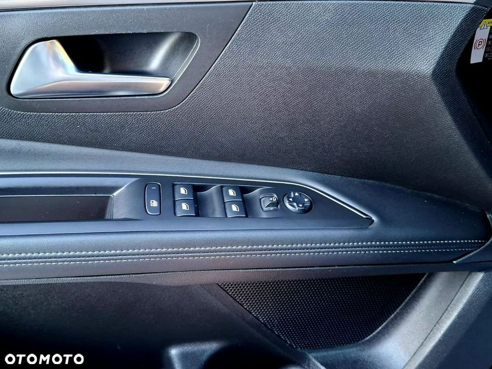 Peugeot 5008 BlueHDi 130 EAT8 Allure - 21