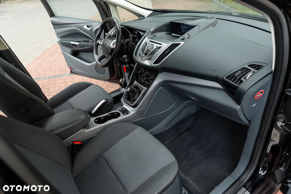 Ford Grand C-MAX - 23