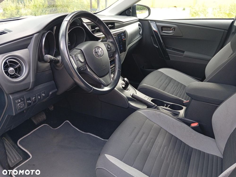 Toyota Auris Hybrid 135 Premium - 9