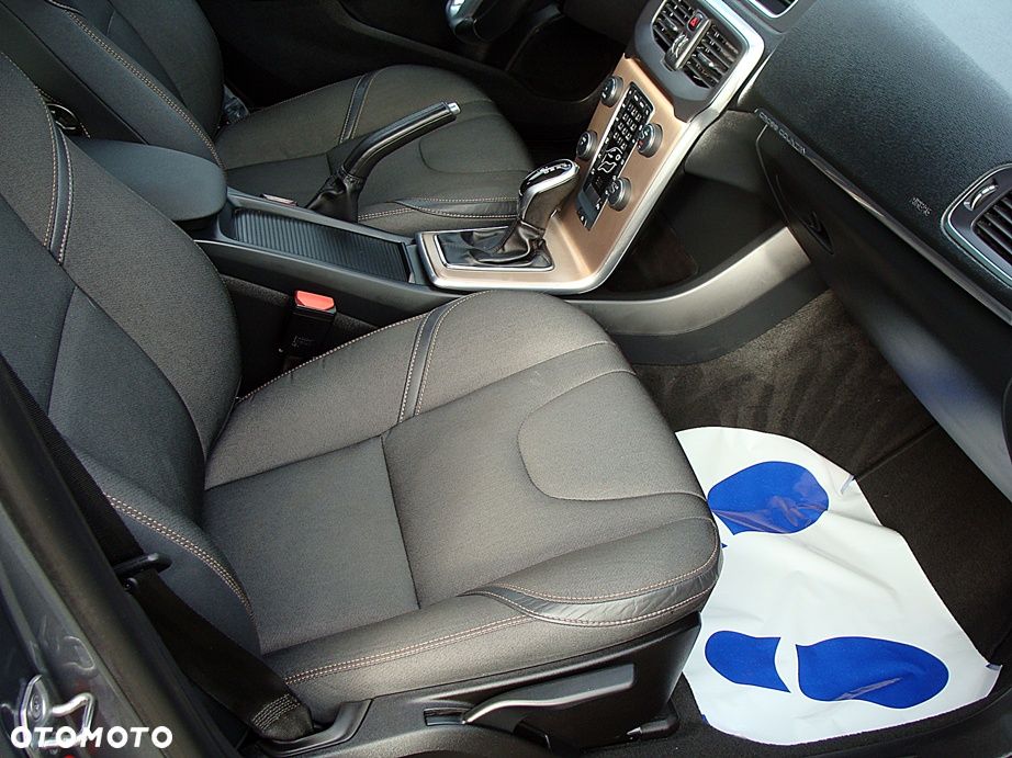 Volvo V40 Cross Country D2 Geartronic Momentum - 12