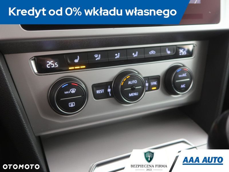Volkswagen Passat - 14