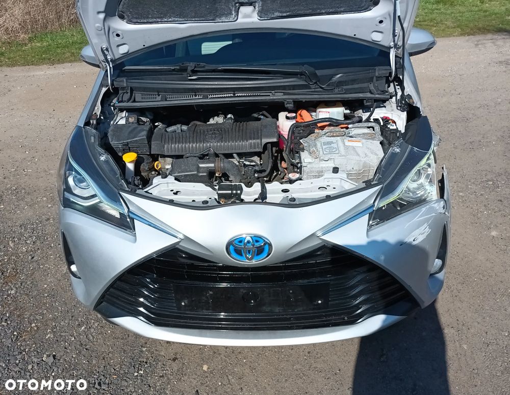 Toyota Yaris Hybrid 100 Active - 6