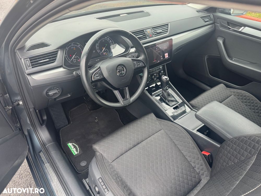 Skoda Superb Combi 2.0 TDI DSG Style - 8