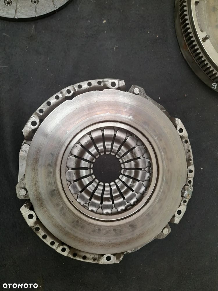 SPRZEGLO KOLO DWUMASOWE ZAMACHOWE 06K105266H 9 KM 06K141015M - 6