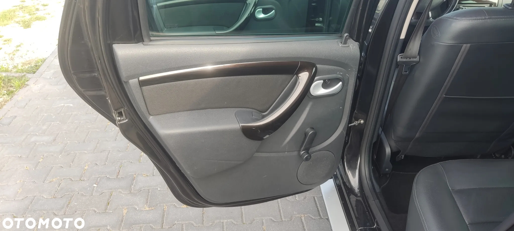Dacia Duster 1.6 16V 4x2 Laureate - 25