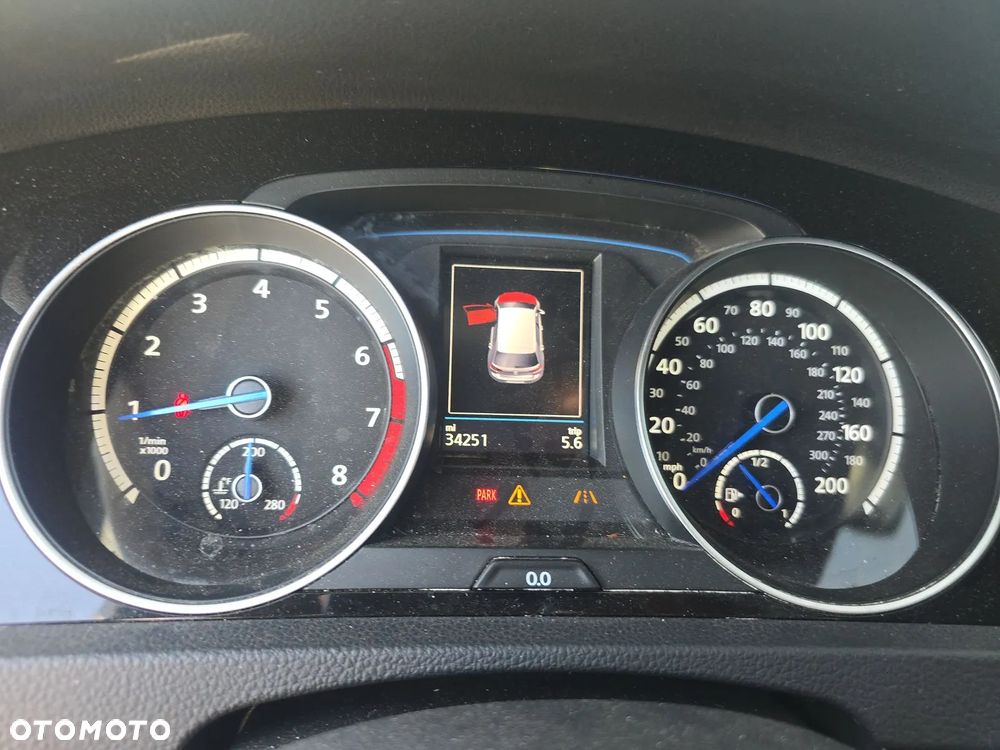 Volkswagen Golf - 14