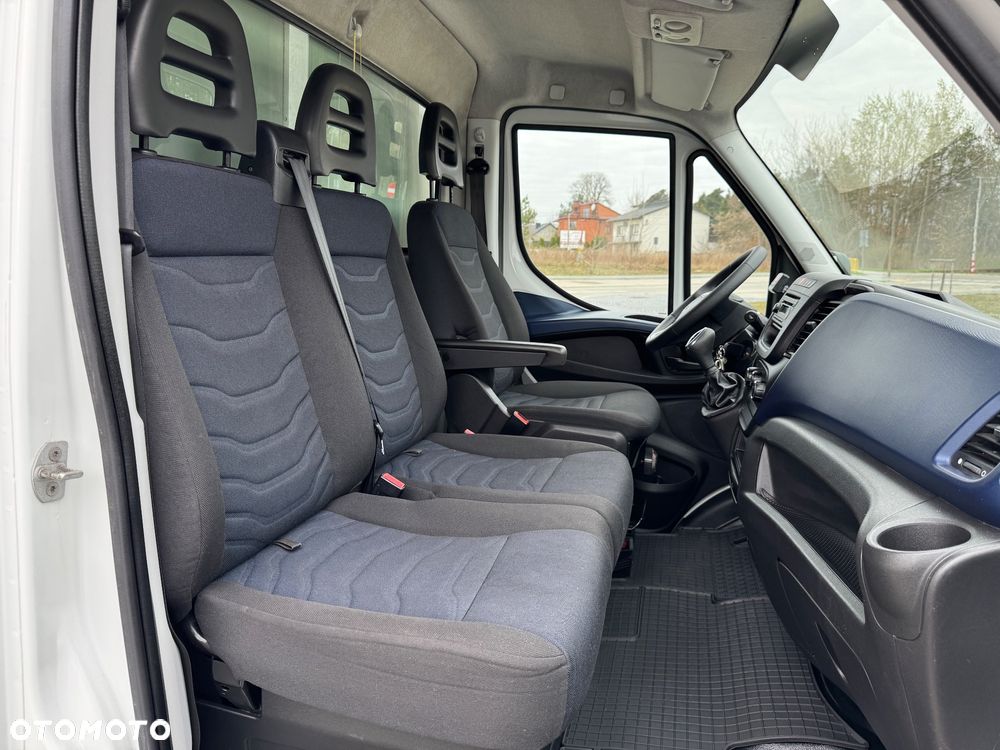 Iveco Daily‼️35/50C18‼️3.0 HI-MATIC Chłodnia/Mroźnia zakres -29C/+20C Grzanie Carrier XARIOS 500 Grube Ściany/Podłoga Przegroda komorowa‼️ na bliźniaku Poduszki Pneumatyczne DMC3500kg Zewnętrzne źródło zasilania 400V - 34