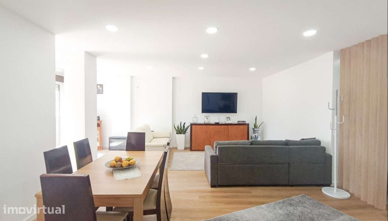 Venda de Apartamento T3 remodelado, Matosinhos - Grande imagem: 2/18