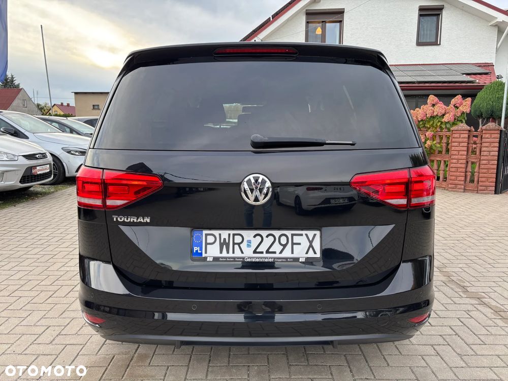 Volkswagen Touran - 36