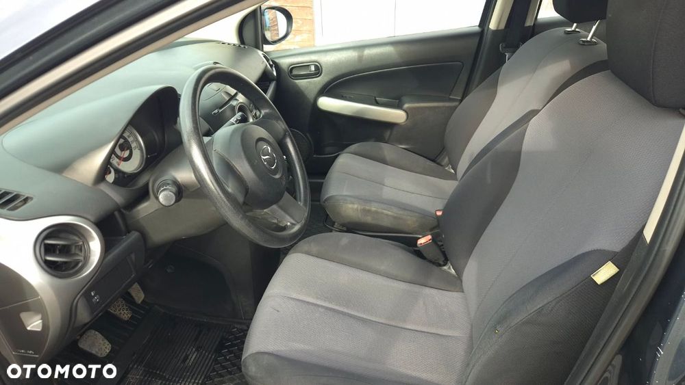 Mazda 2 - 6