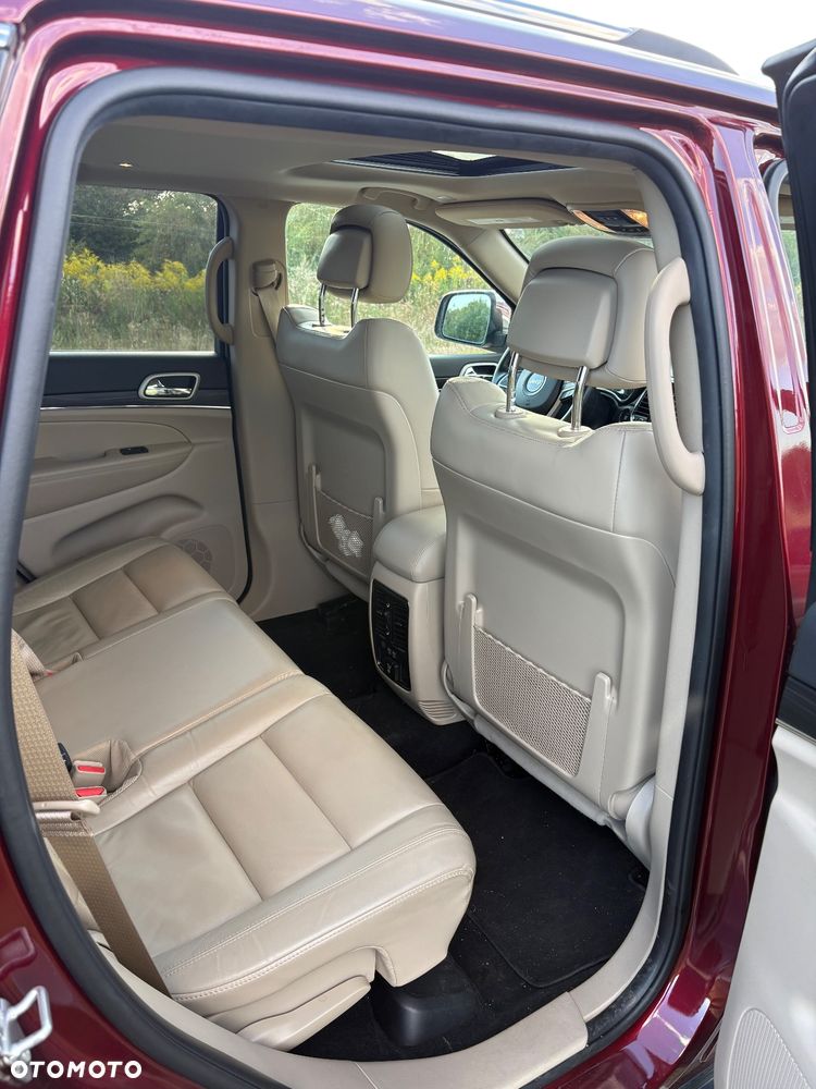 Jeep Grand Cherokee - 23