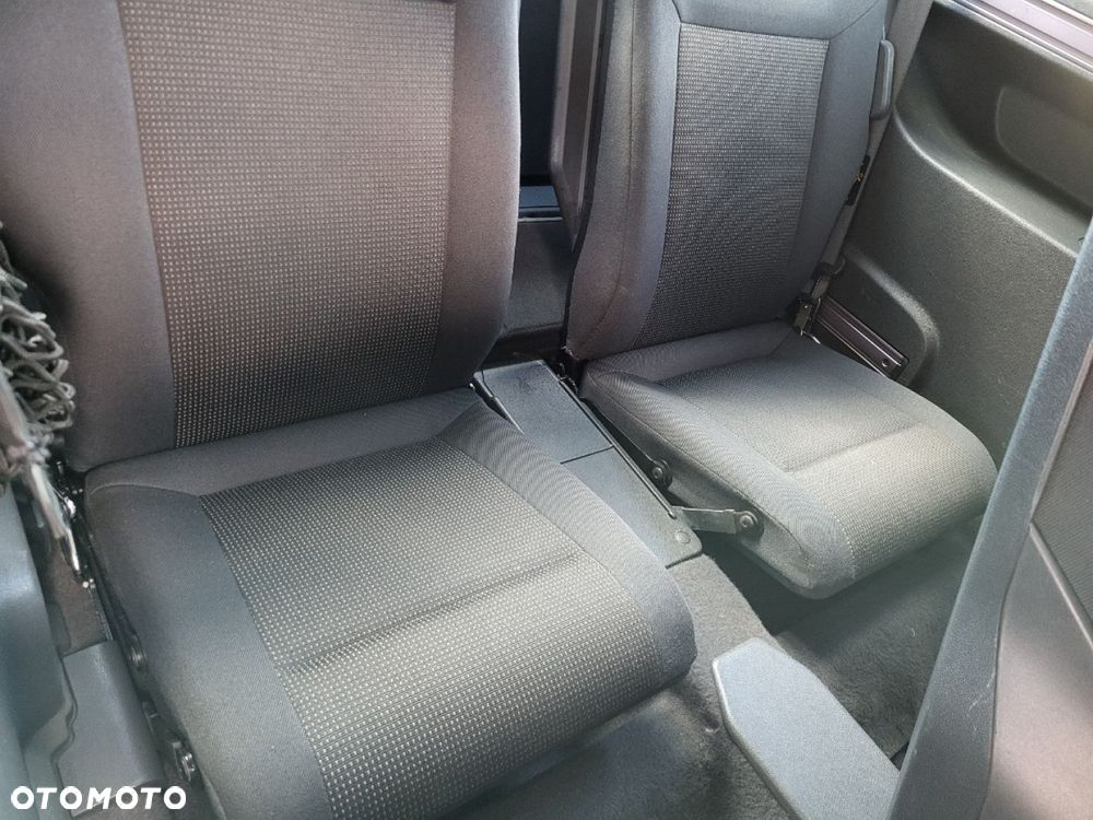 Opel Zafira - 31