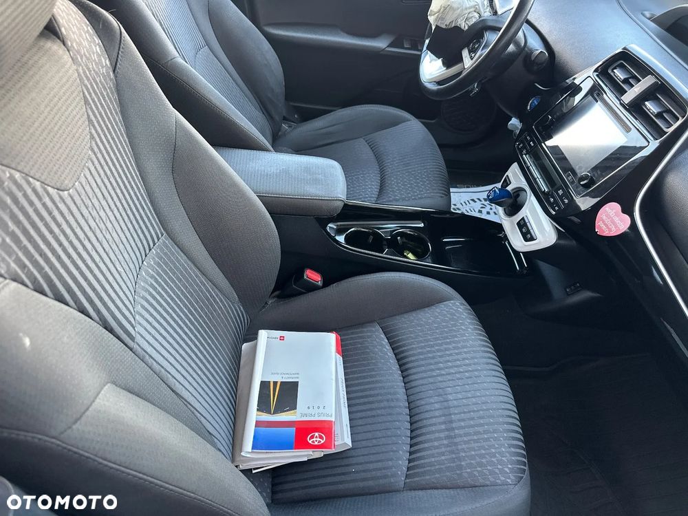Toyota Prius - 30