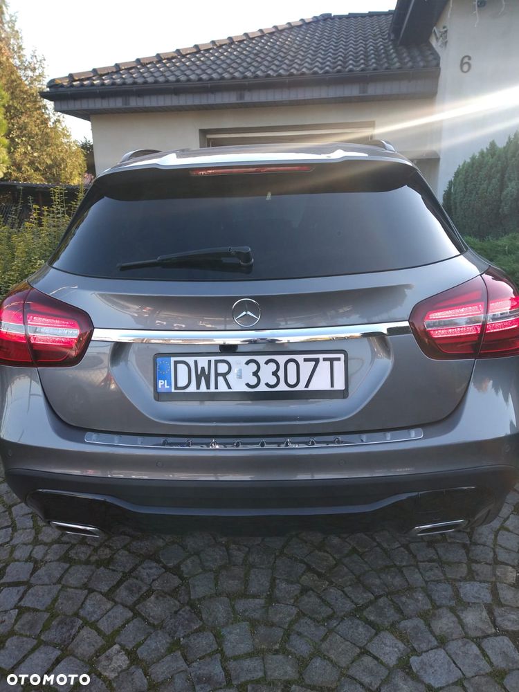 Mercedes-Benz GLA - 2