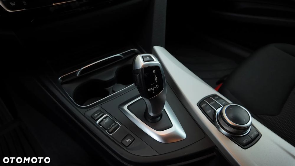 BMW 3GT 318d Advantage - 10