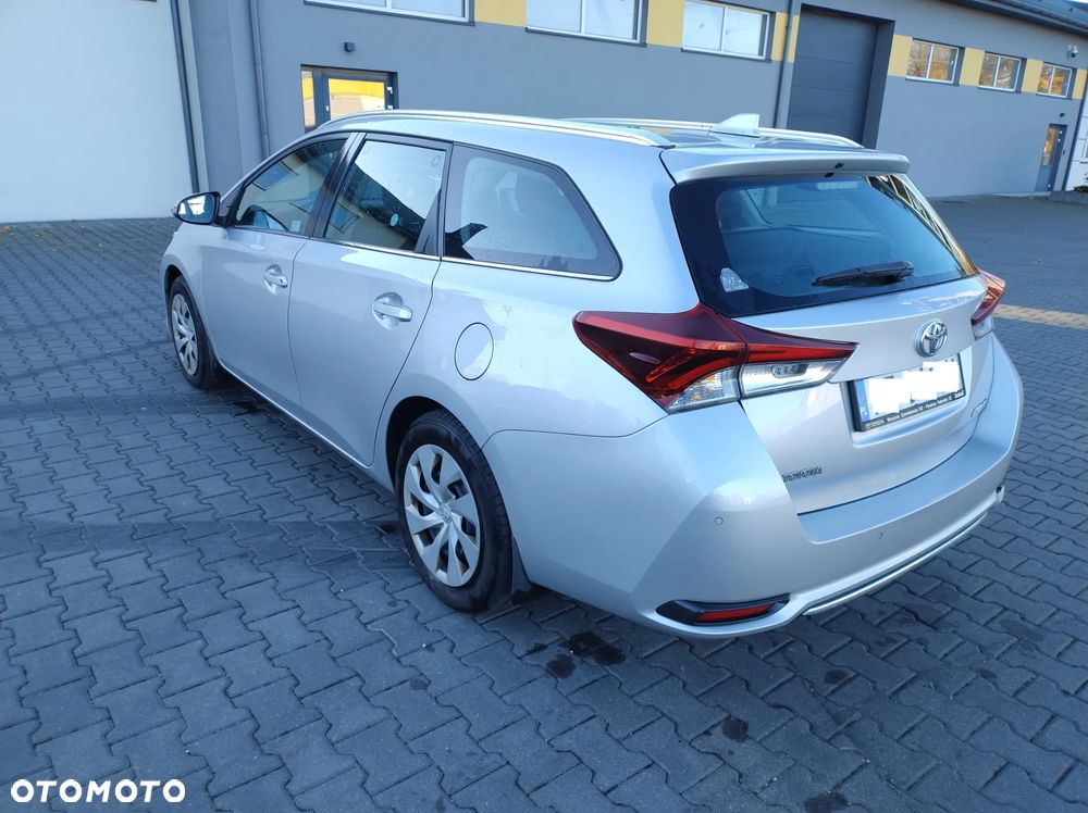 Toyota Auris 1.6 Premium - 7