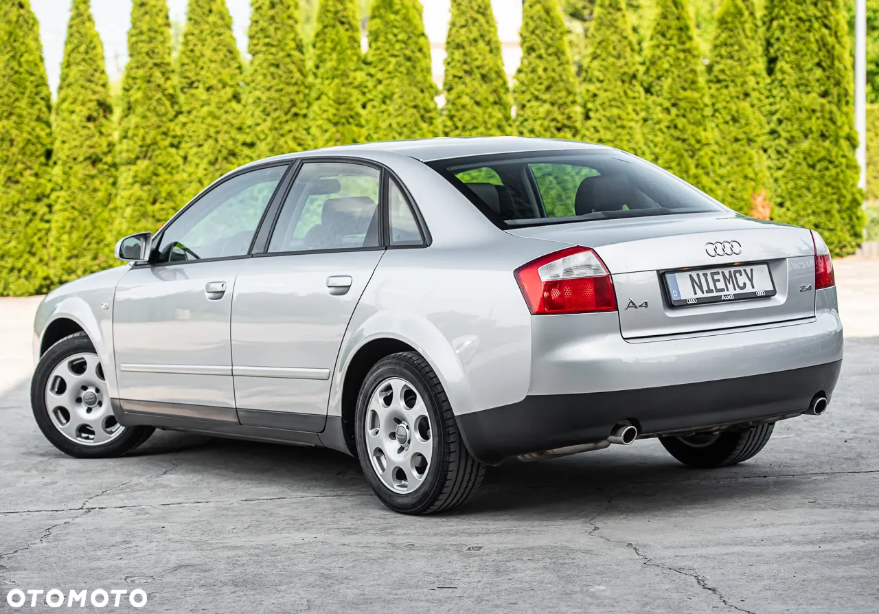 Audi A4 2.4 - 9