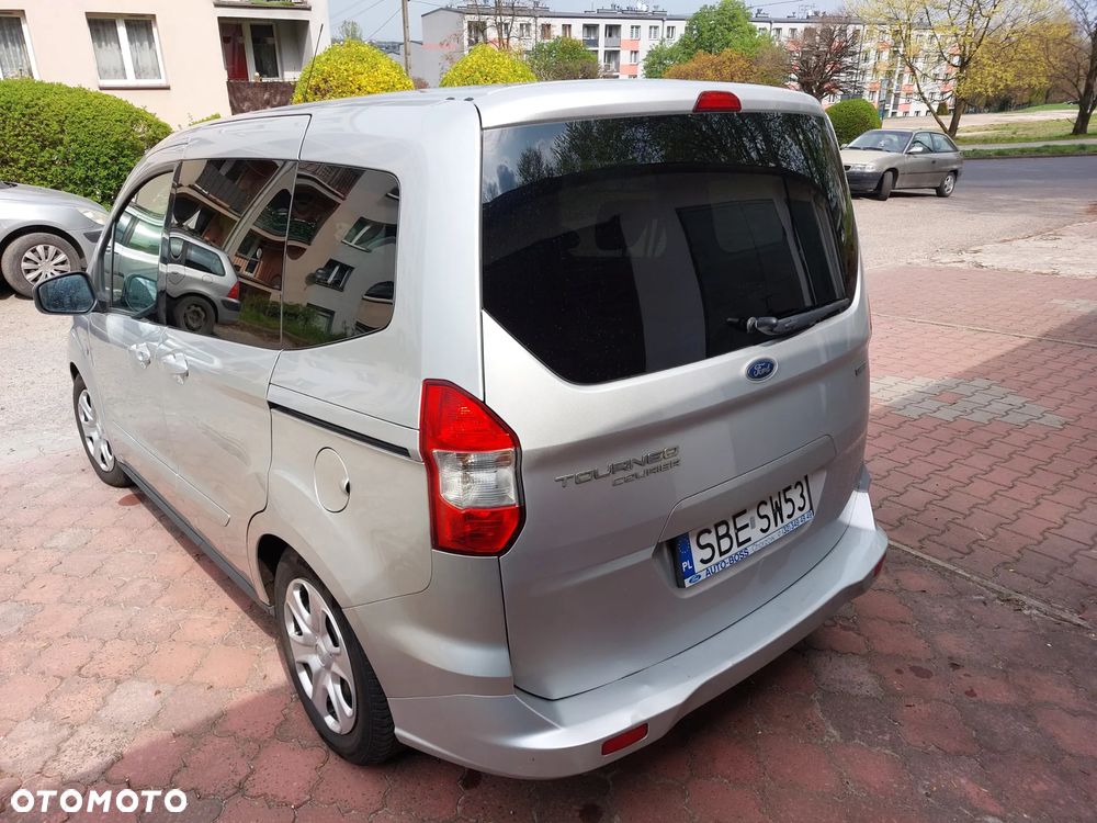 Ford Tourneo Courier 1.0 EcoBoost Ambiente - 4
