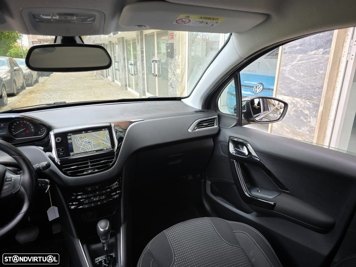 Peugeot 208 1.2 PureTech Allure EAT6 - 21