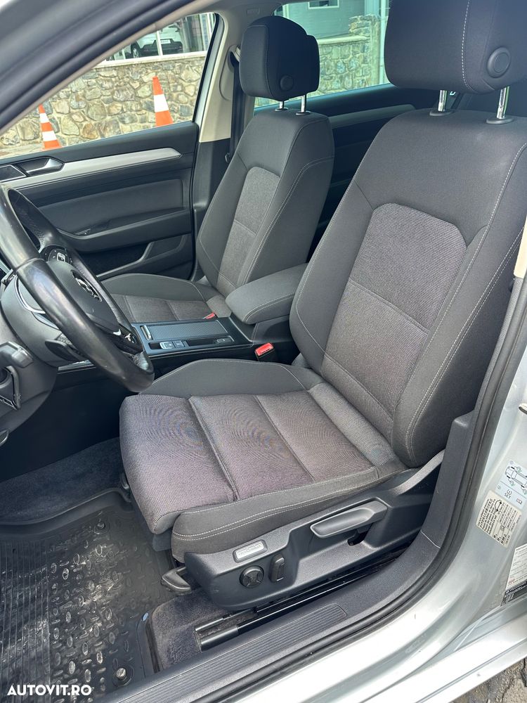 Volkswagen Passat 2.0 TDI DSG Comfortline - 8