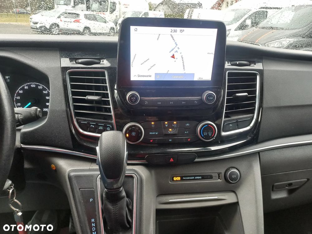 Ford Tourneo Custom - 27