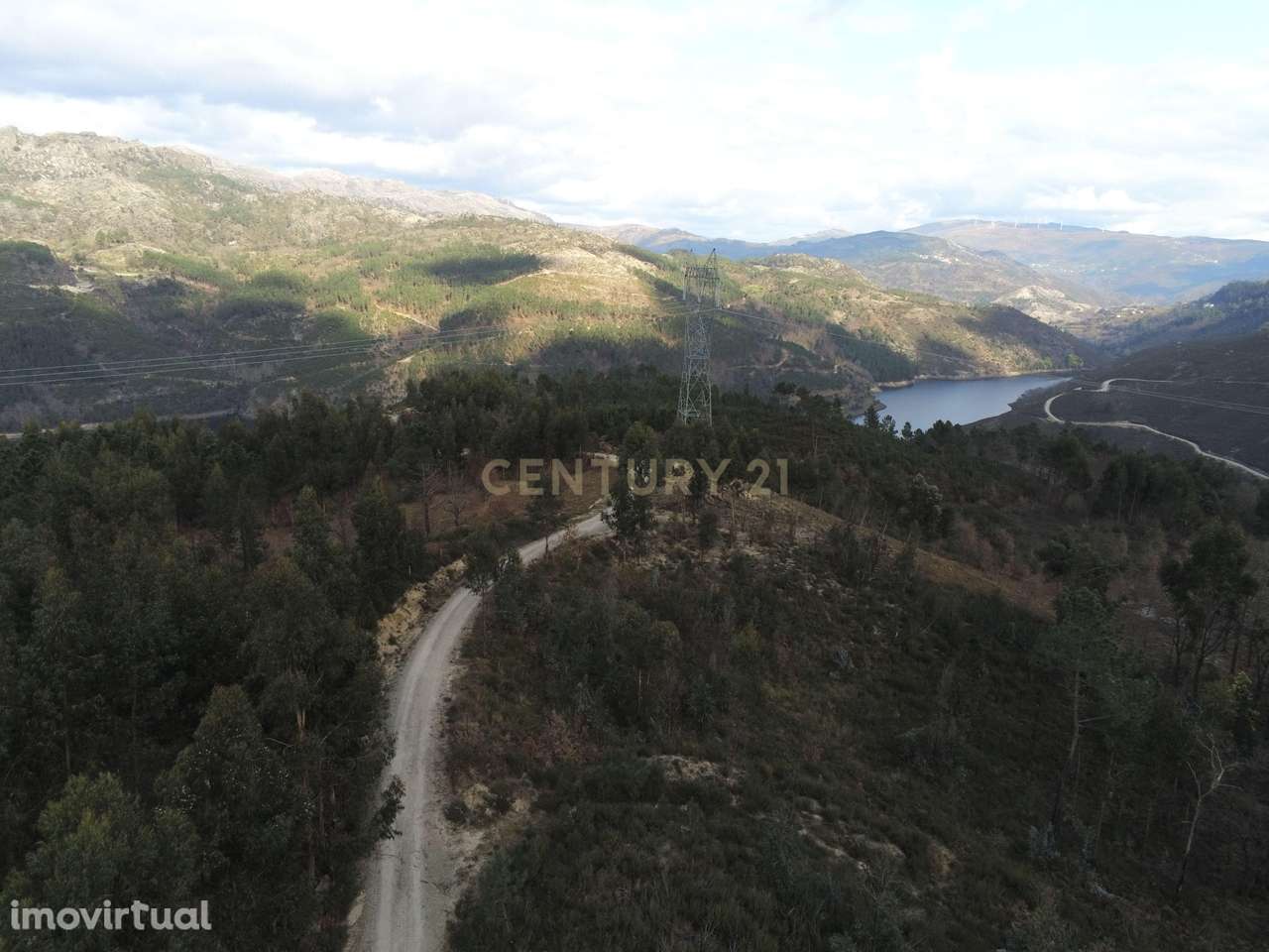 Quinta com 23.000m² à Venda no Gerês para Construção de Moradia ou Pro - Grande imagem: 2/23