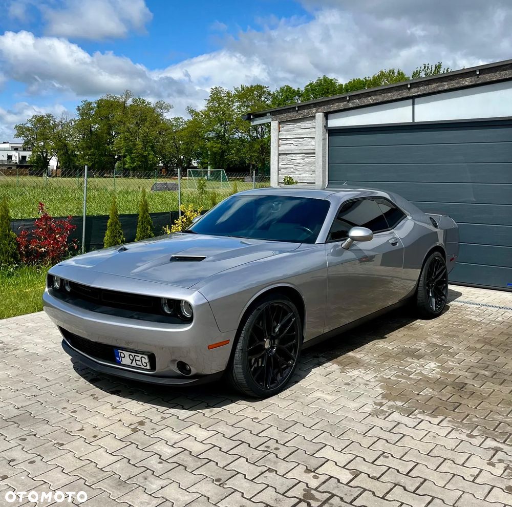 Dodge Challenger - 1
