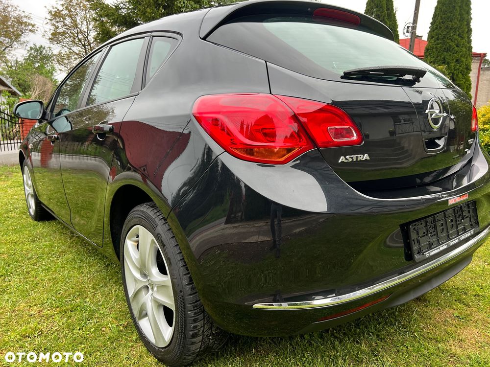 Opel Astra 1.7 CDTI DPF Exklusiv - 6
