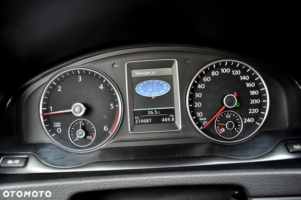 Volkswagen Multivan - 32