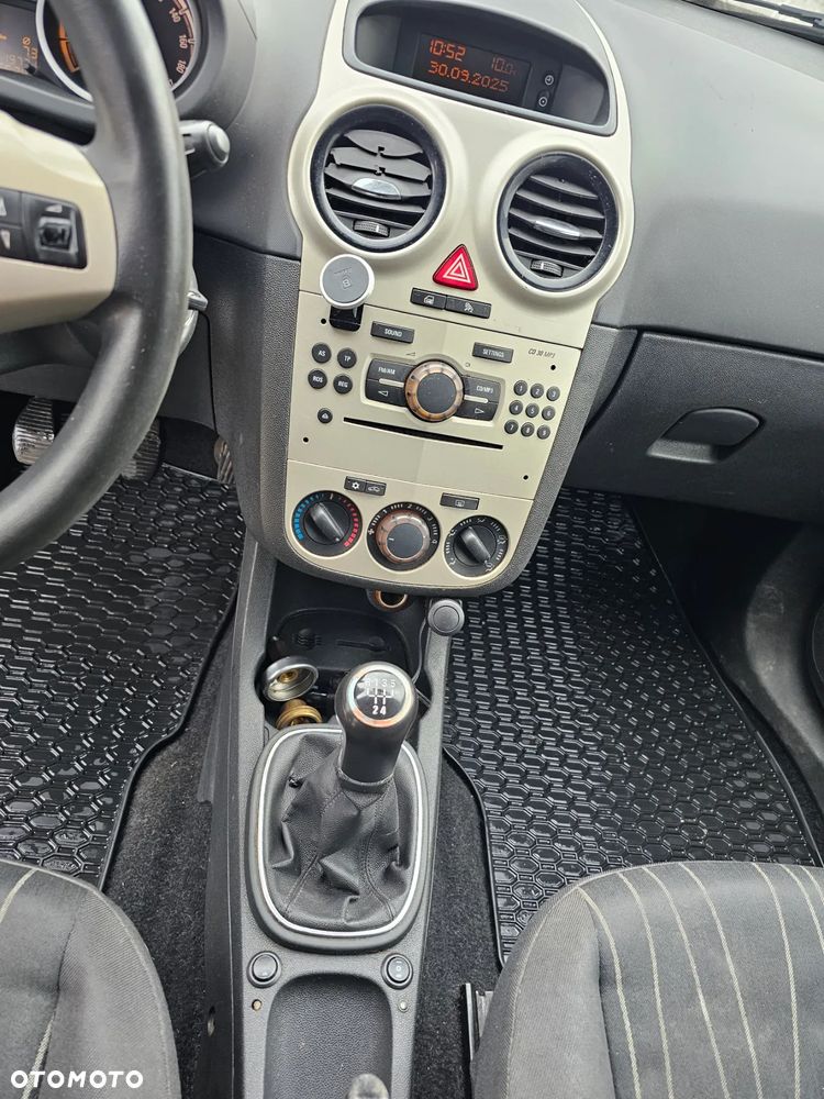 Opel Corsa 1.2 16V Cosmo - 14