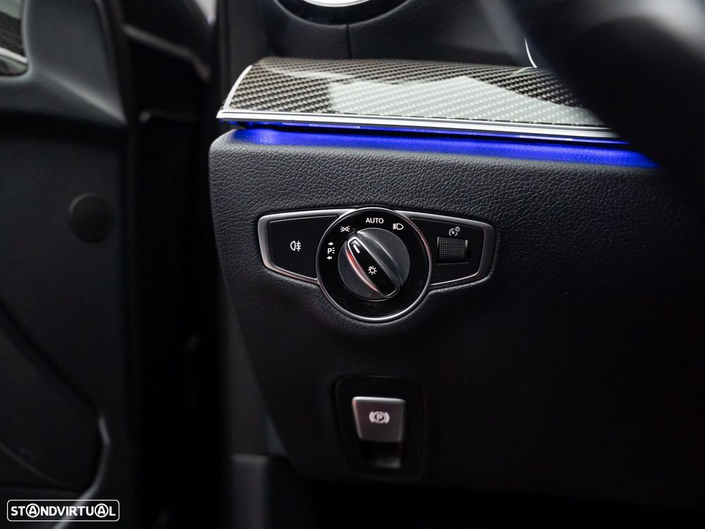 Mercedes-Benz E 300 de AMG Line - 22