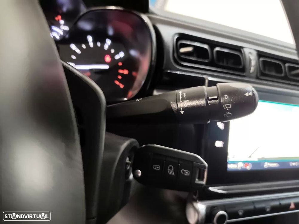 Citroën C3 1.2 PureTech Shine EAT6 - 17