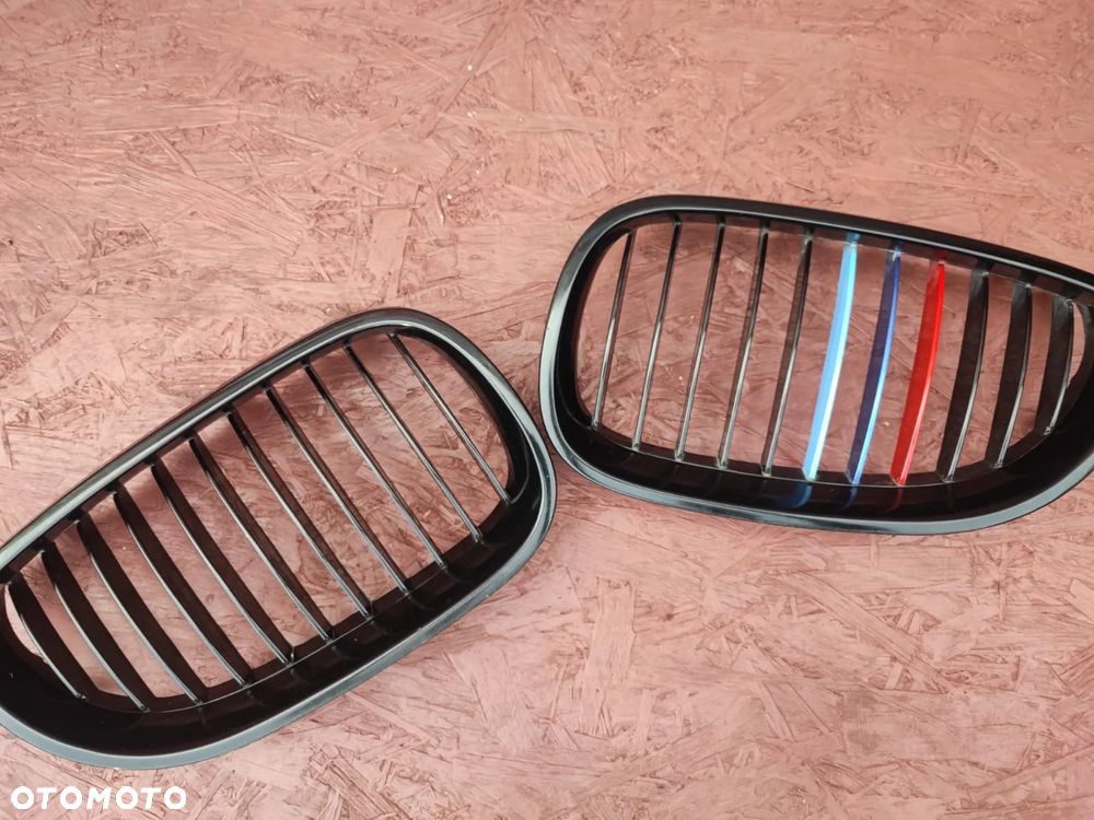 BMW E60 / E60 LCI / E61 / E61 LCI.  NERKI CZARNE M-PAKIET LEWA / PRAWA. O NR: 7 027 061 / 7 065 701 OEM. W BARDZO DOBRYM STANIE. - 2