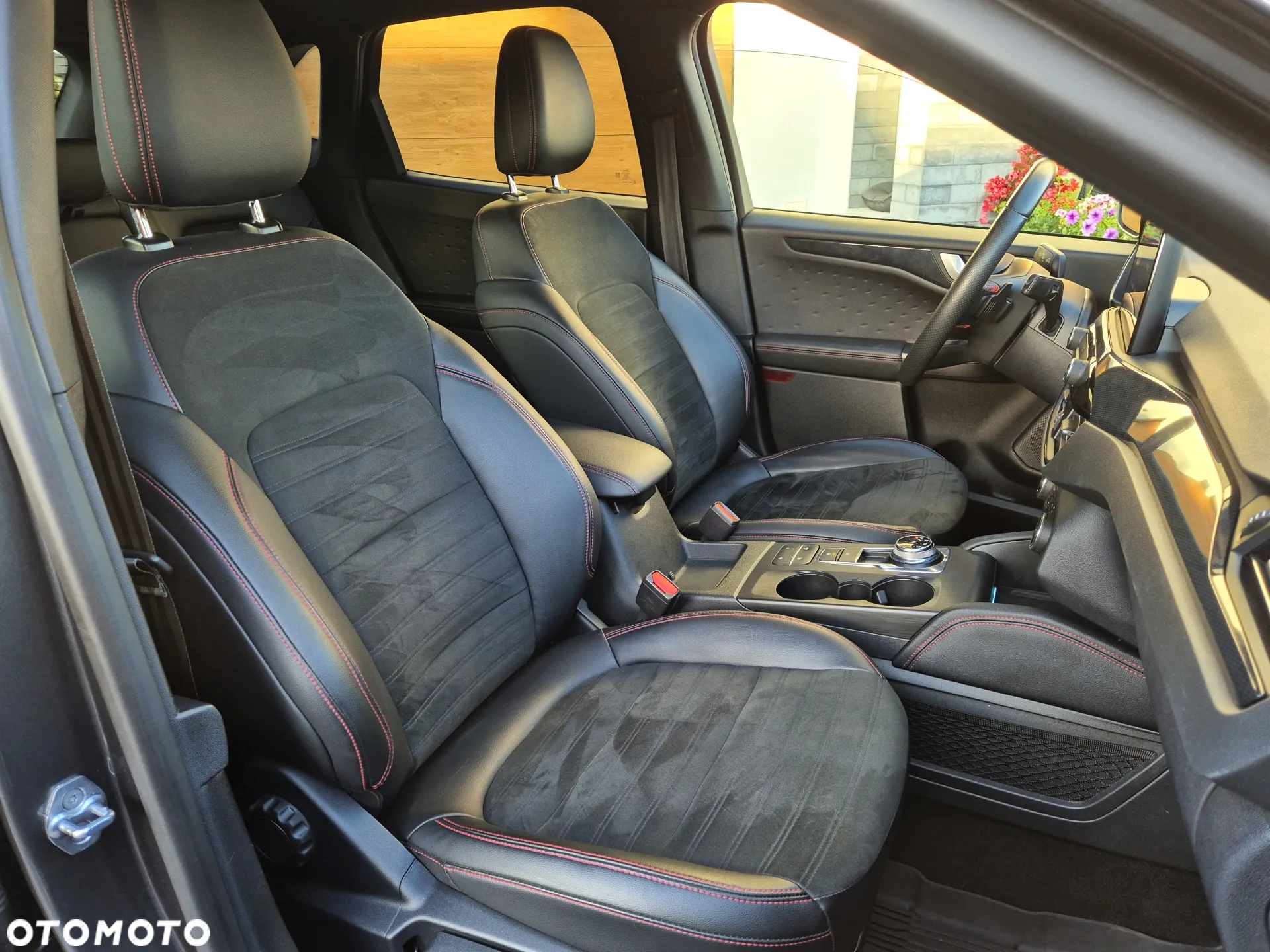Ford Kuga 2.0 EcoBlue AWD ST-Line X - 24