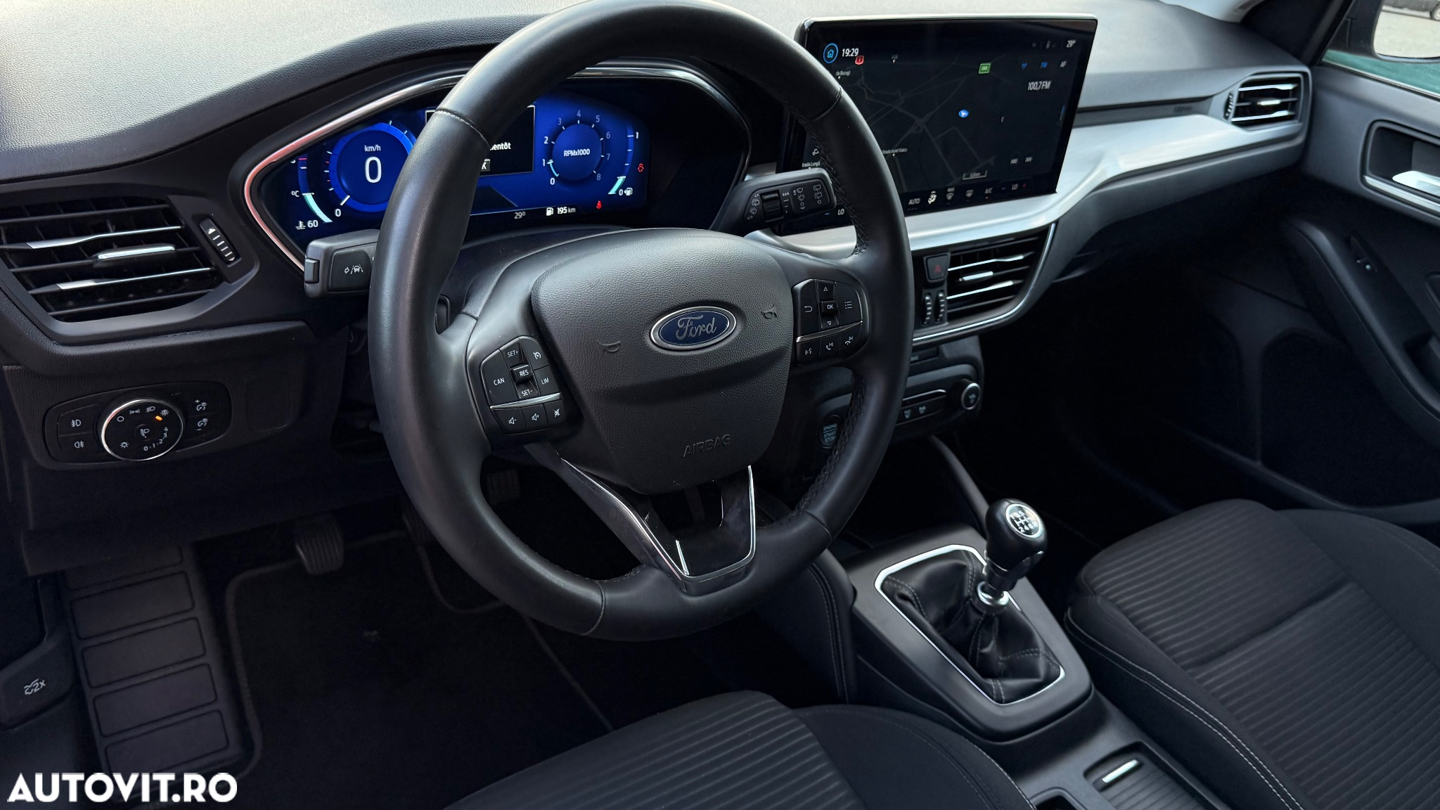 Ford Focus 1.0 EcoBoost Titanium X - 35