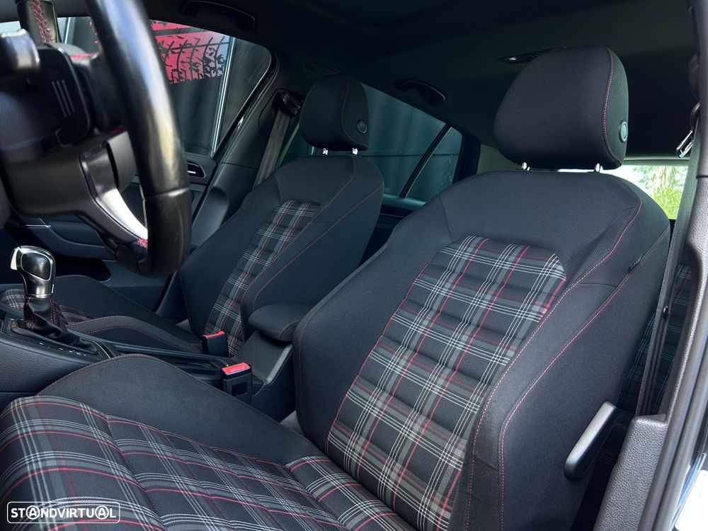 VW Golf 2.0 TSi GTi DSG Performance - 20