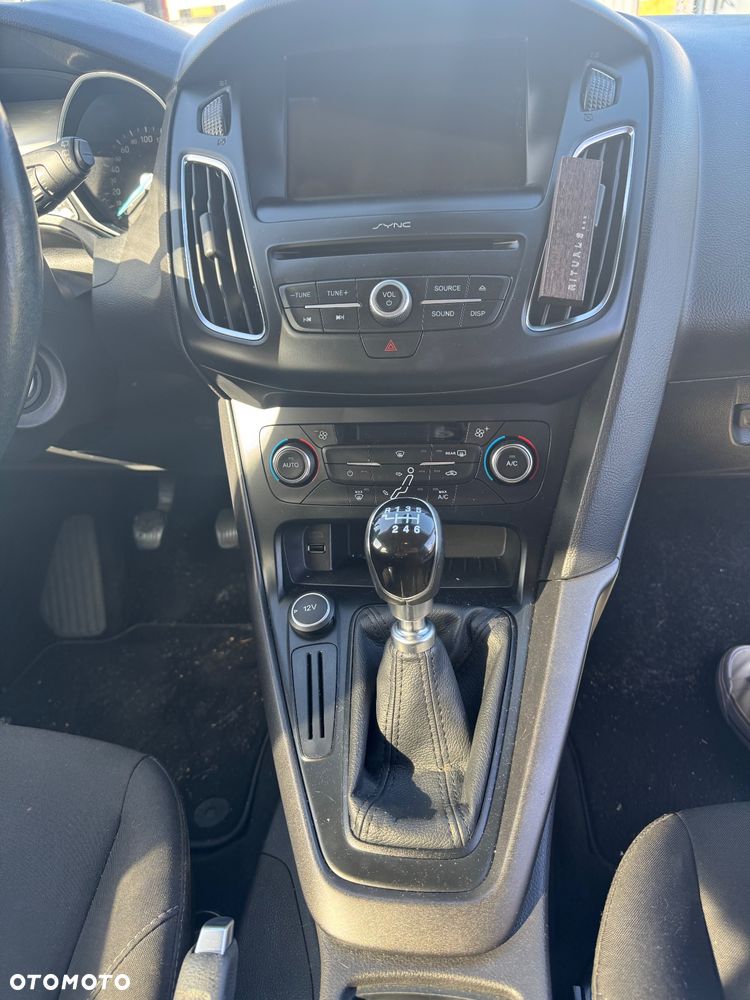 Ford Focus 1.5 TDCi SYNC Edition - 6