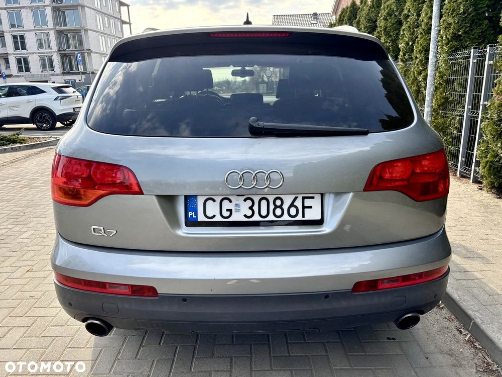 Audi Q7 - 8