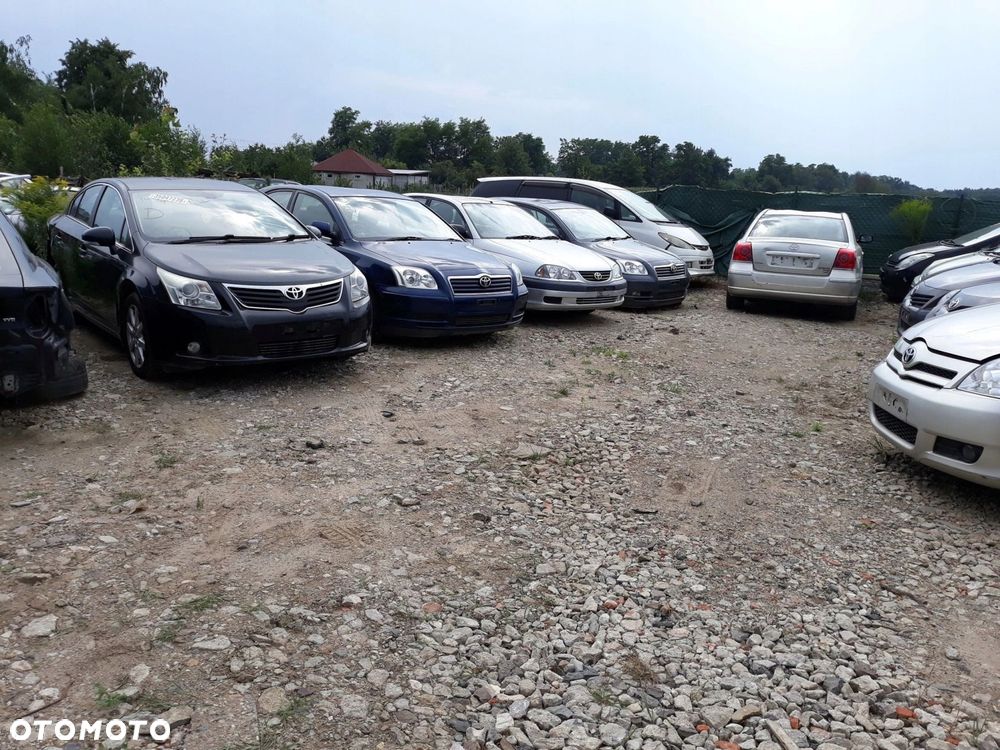 TOYOTA Avensis T25 Corolla Verso II 2,0 2,2 D4D D-Cat puszka bezpieczników - 7