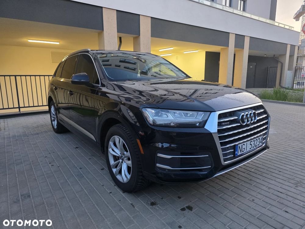 Audi Q7 - 1