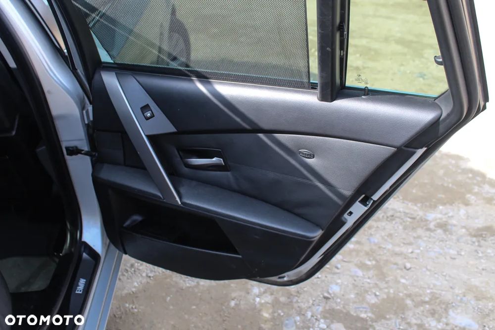 BMW Seria 5 520d - 27