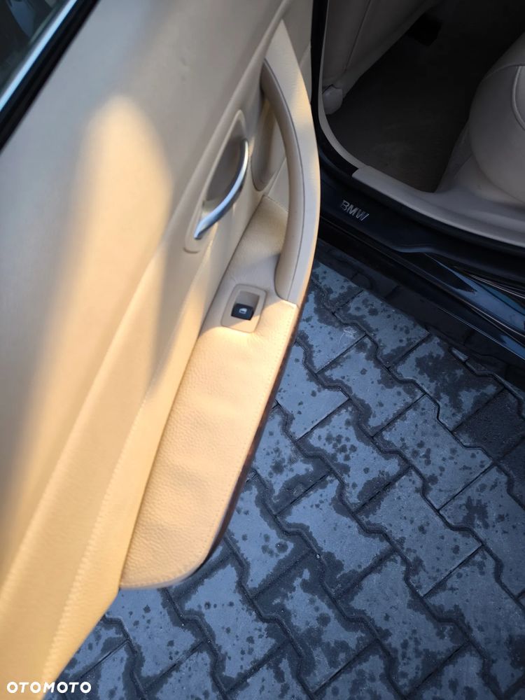 BMW Seria 3 330i - 25